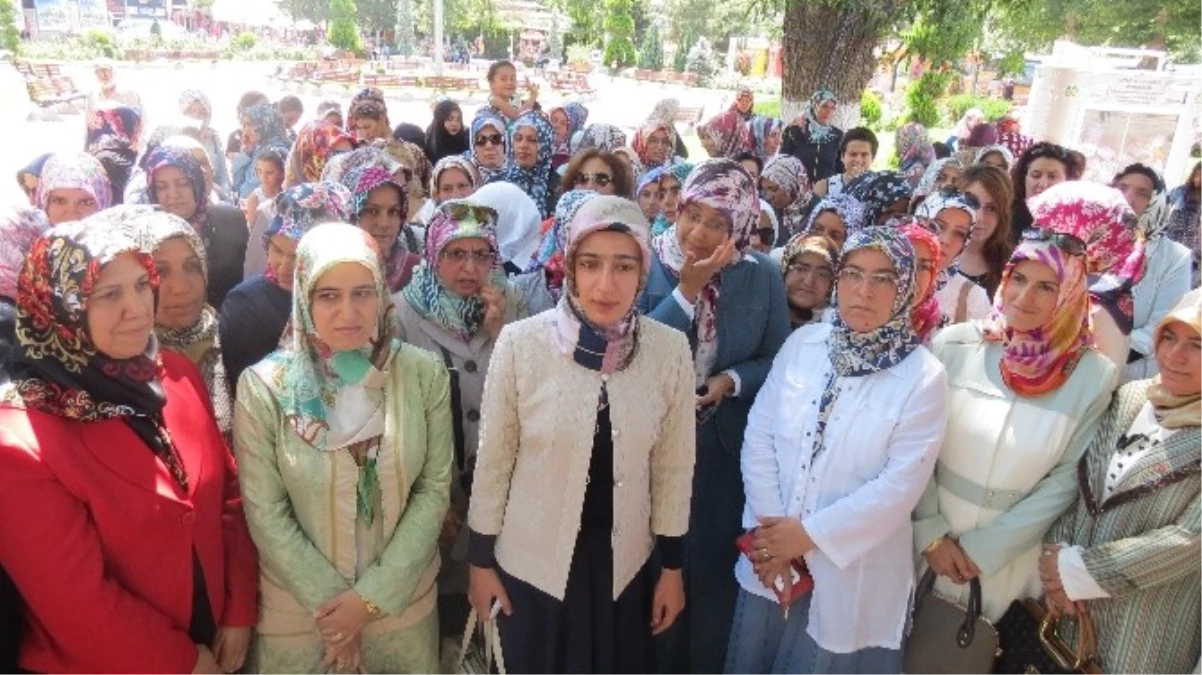 AK Parti Malatya Kadın Kollarından Erdoğan\'a Bağış