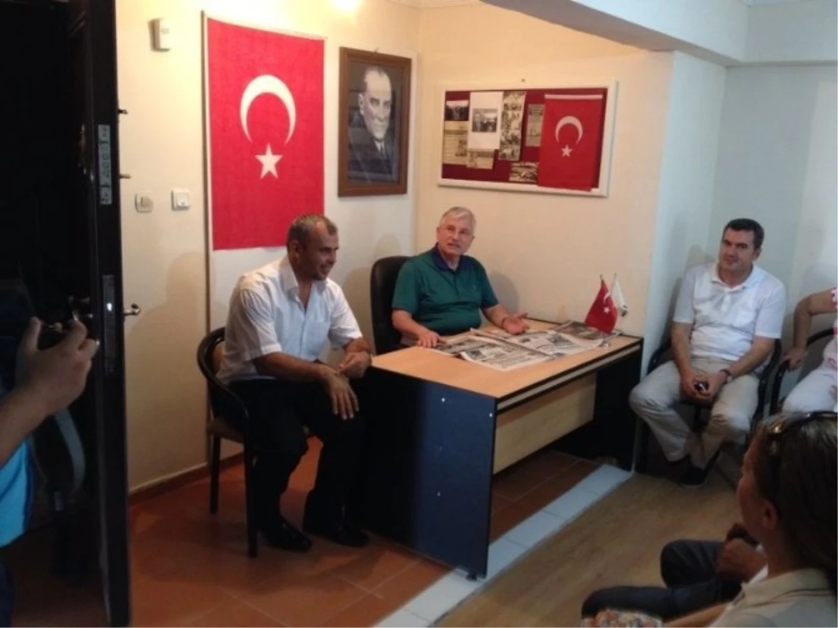 AK Parti Tekirdağ Milletvekili Ziyaeddin Akbulut Muratlı\'daki Partilileriyle Buluştu