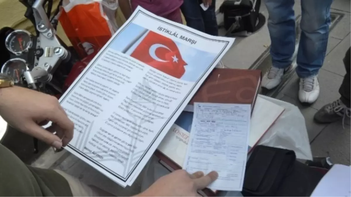 AK Parti Uzunköprü Gençlik Kolları, İhsanoğlun\'a İstiklal Marşı Gönderdi