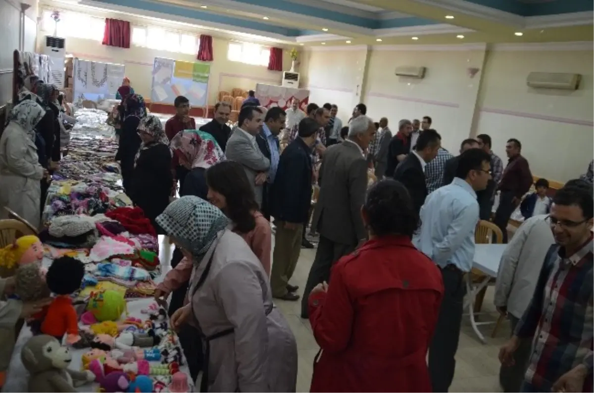 Tosya\'da Öğrenciler Yararına Kermes