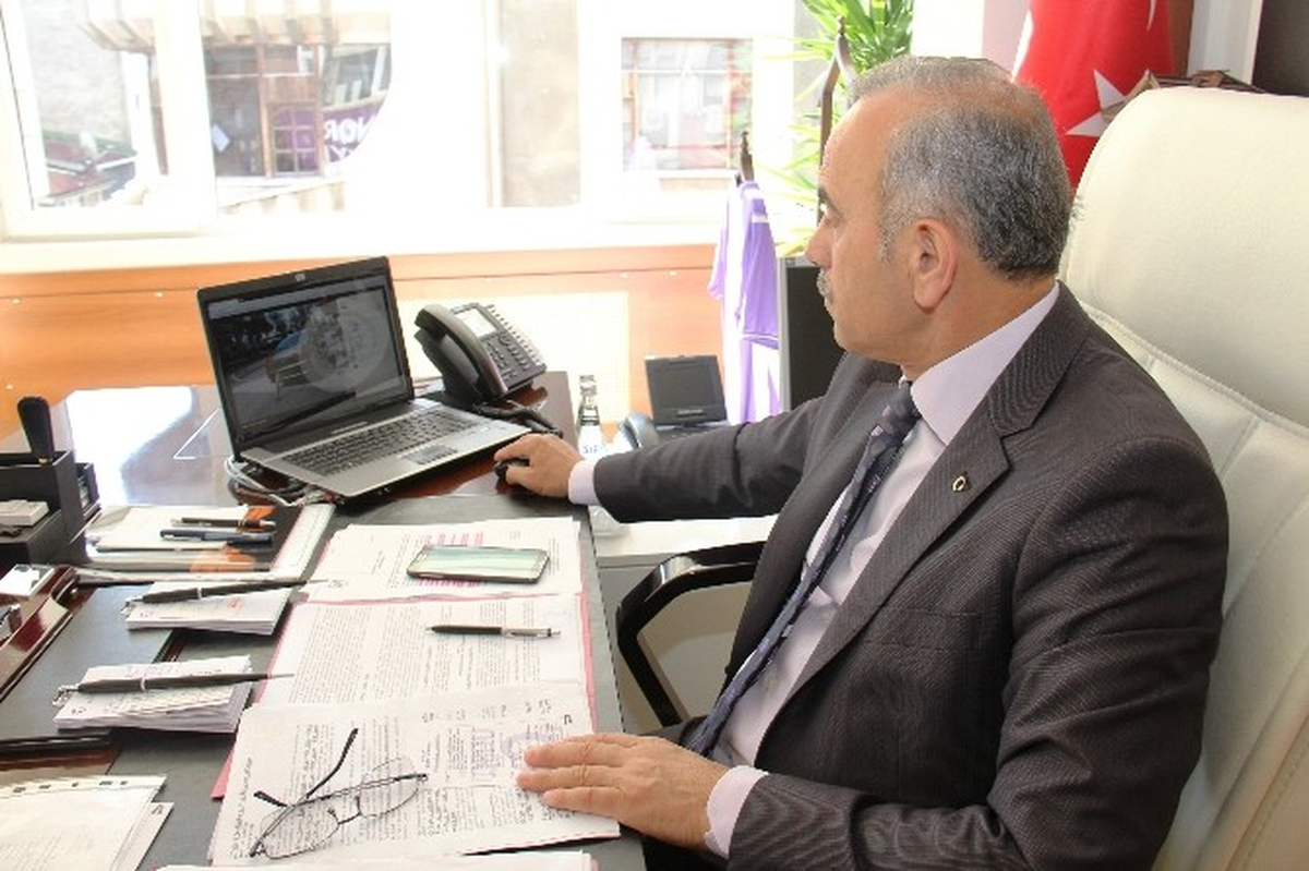 Belediye Başkanı Kendi Makam Aracına Ceza Kesti