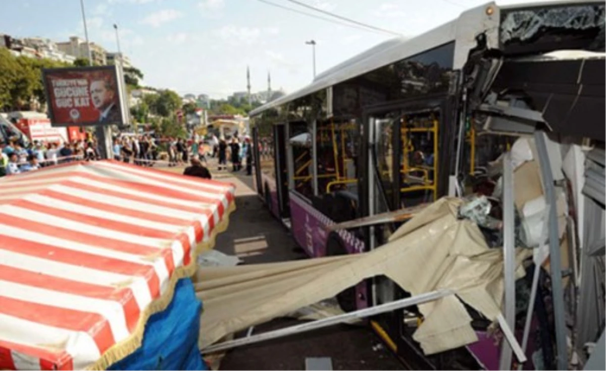 Beşiktaş\'ta İett Otobüsünün Kazası