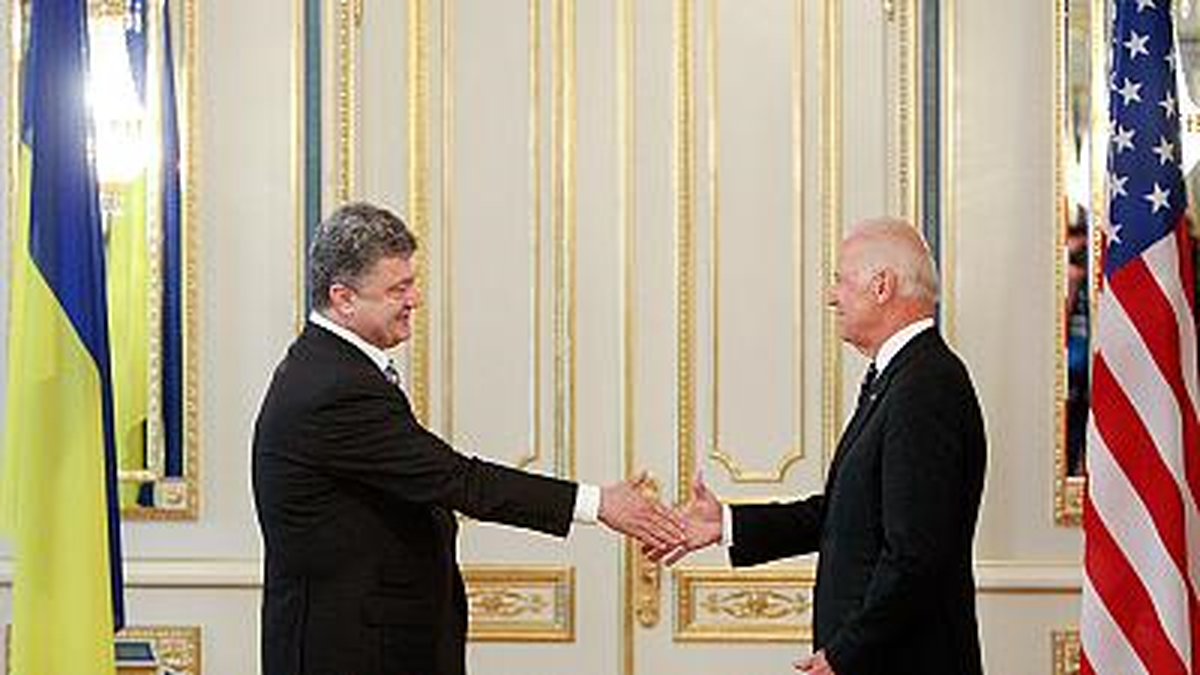 Biden, Poroşenko ile Görüştü