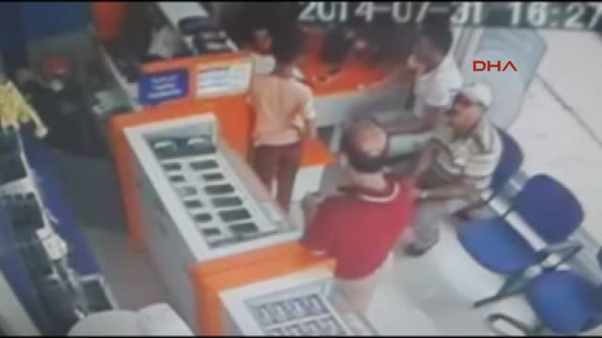 Tekirdağ\'da Cep Telefonu Hırsızı Güvenlik Kamerasına Yakalandı