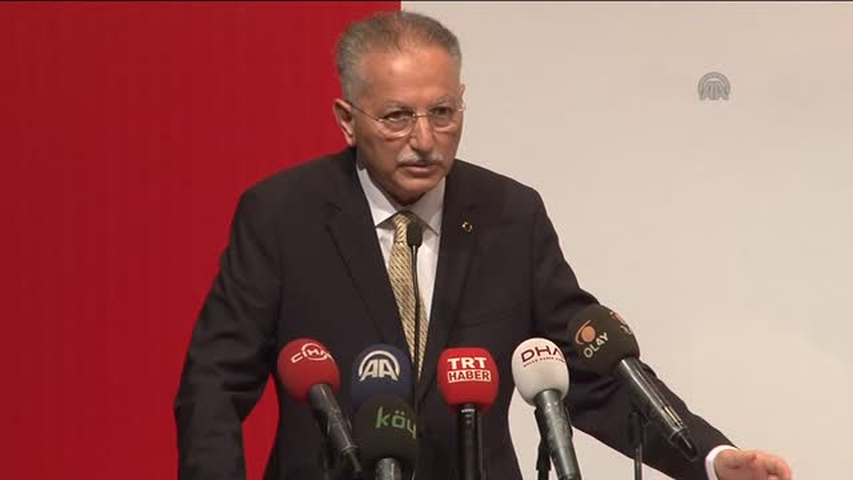 Cumhurbaşkanı Adayı İhsanoğlu, Adana\'da Açıklaması