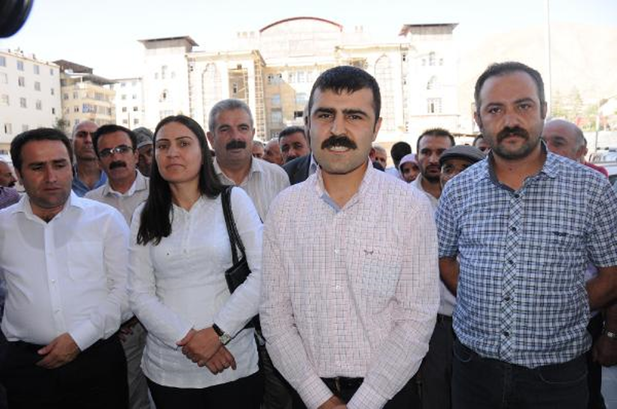 Dbp\'li Başkanlardan Demirtaşa 10\'ar TL Bağış