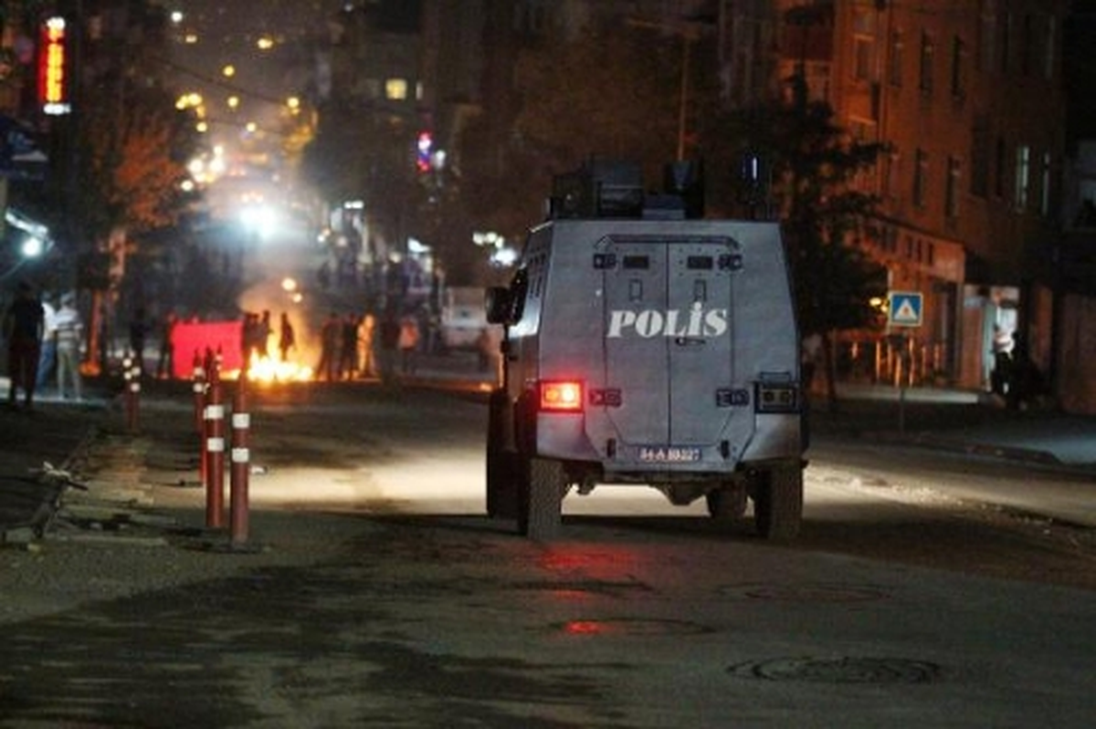 Gazi Mahallesi\'nde İzinsiz Gösteri