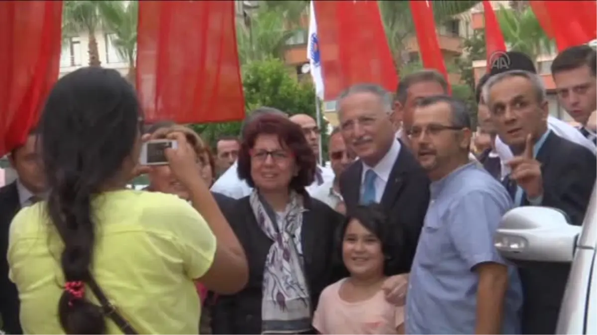 İhsanoğlu, Sivil Toplum Kuruluşu Temsilcileriyle Yemek Yedi