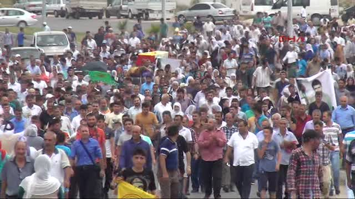 İşid Çatışmasında Öldürülen Pyd\'li Mersin\'de Toprağa Verildi