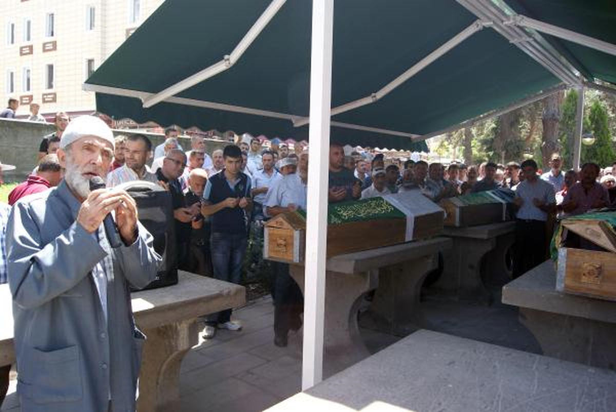 Kayserili Gönüllüler Gazze İçin Cenaze Namazı Kıldı