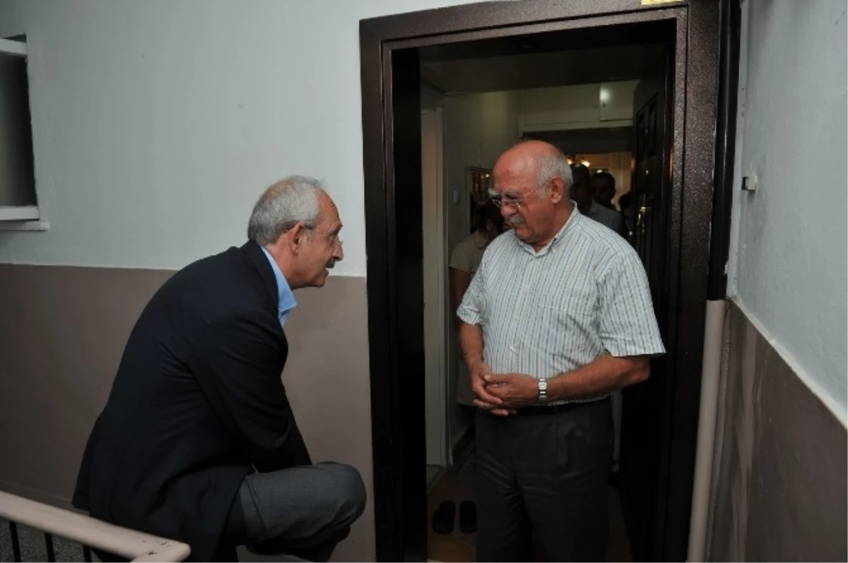 Kılıçdaroğlu\'ndan Eski Maliye Bakanı Temizel\'e Taziye Ziyareti