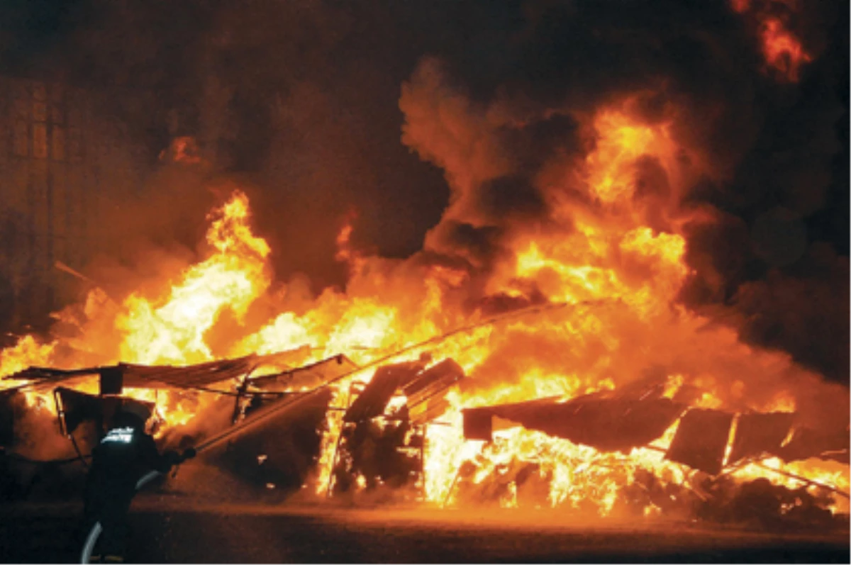 Konya\'da Yangın: 1 Ölü