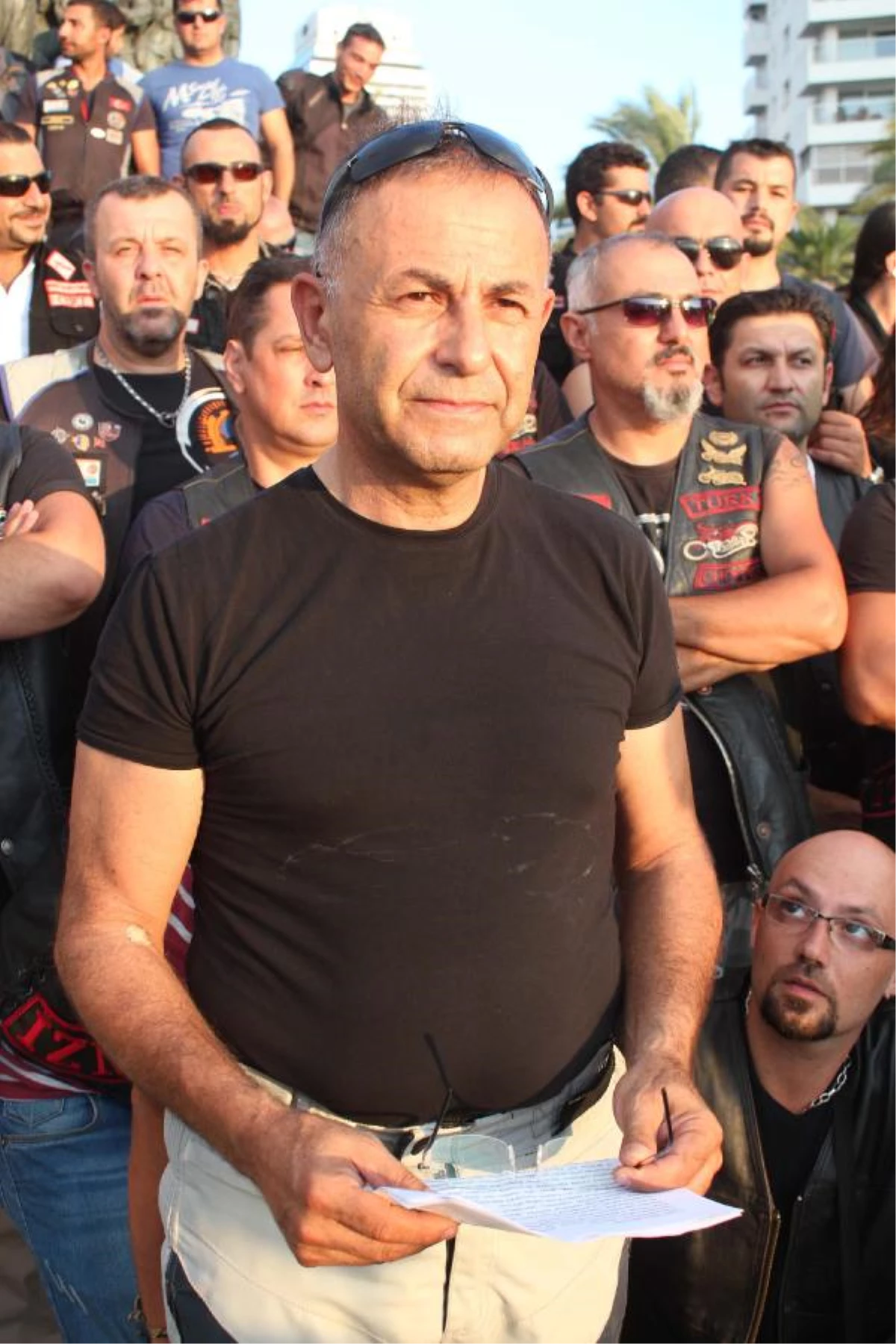İzmir\'de Motosikletçilerden Cinayet Protestosu