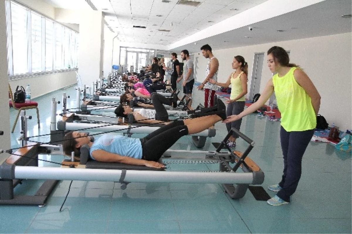Pilates Hocaları Karşıyaka\'da Yetişiyor