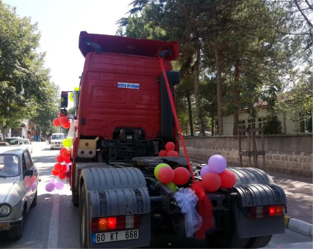 Tırı Sünnet Arabası Yaptı