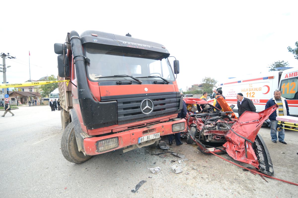 Düzce\'de Trafik Kazası: 1 Yaralı