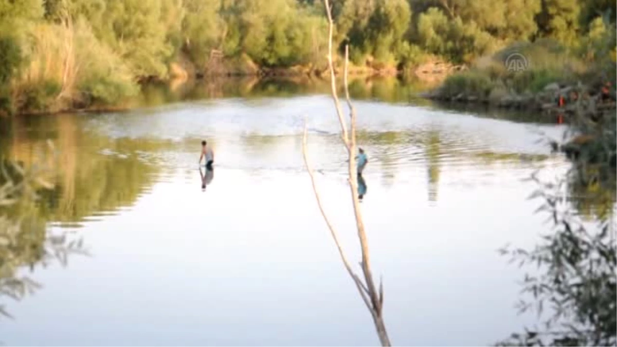 Balık tutmak isterken boğuldu -