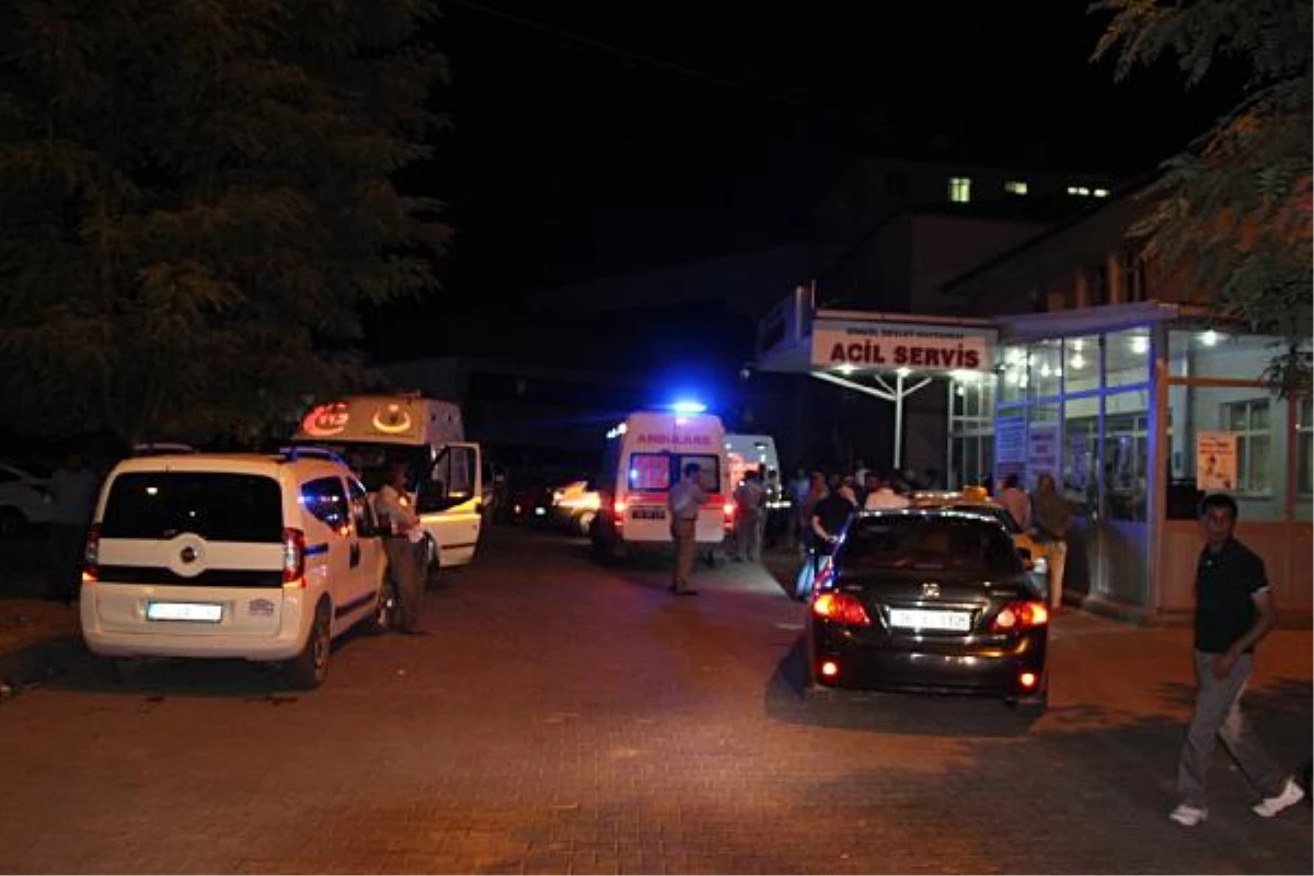 Bingöl\'de Trafik Kazası: 15 Yaralı