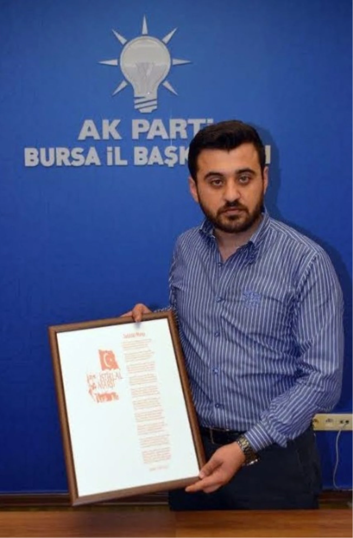 Bursa\'dan Ekmeleddin İhsanoğlu\'na İstiklal Marşı Panosu