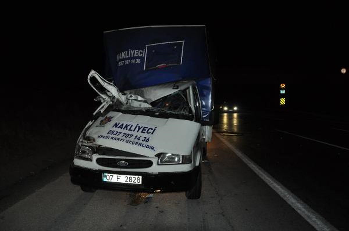 Düğün Dönüşü Kaza: 1 Ölü, 8 Yaralı