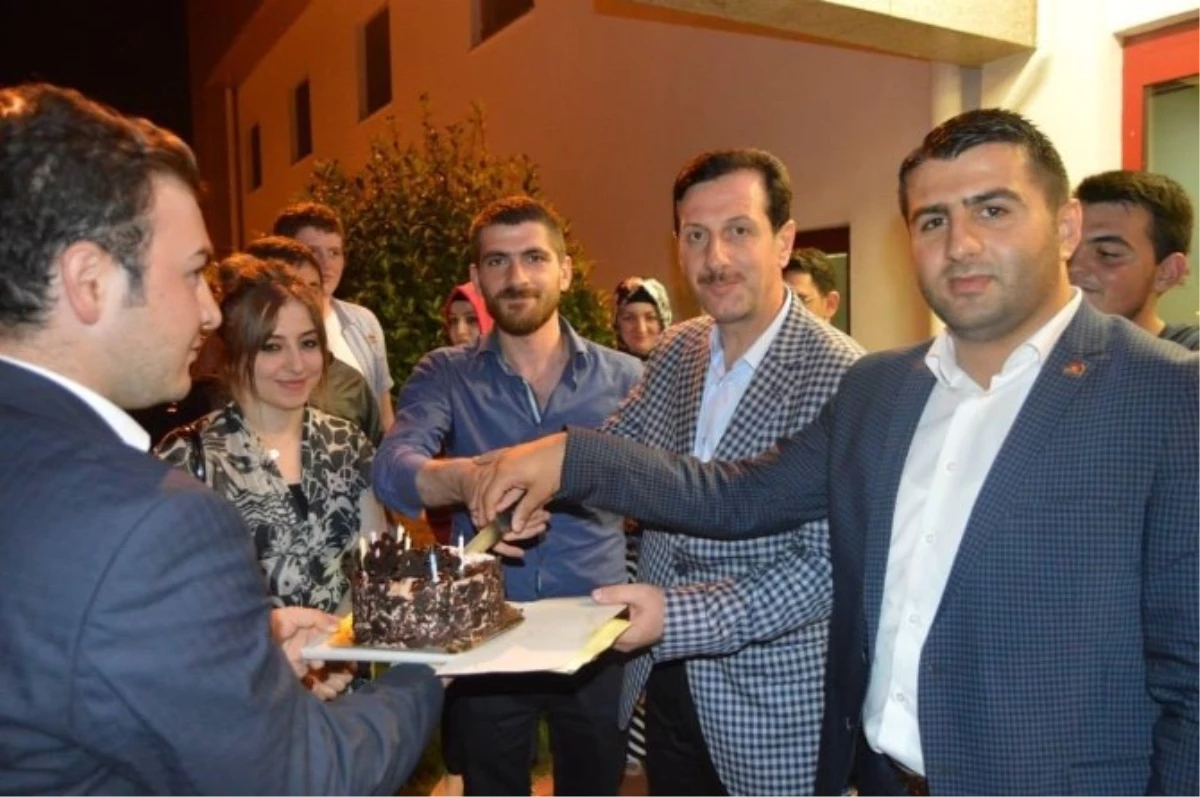 Erdoğan Tok\'a Doğum Günü Sürprizi