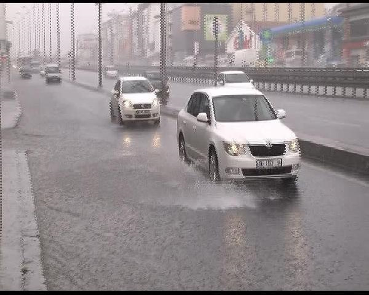 İstanbul\'da Sağanak Yağmur (1)