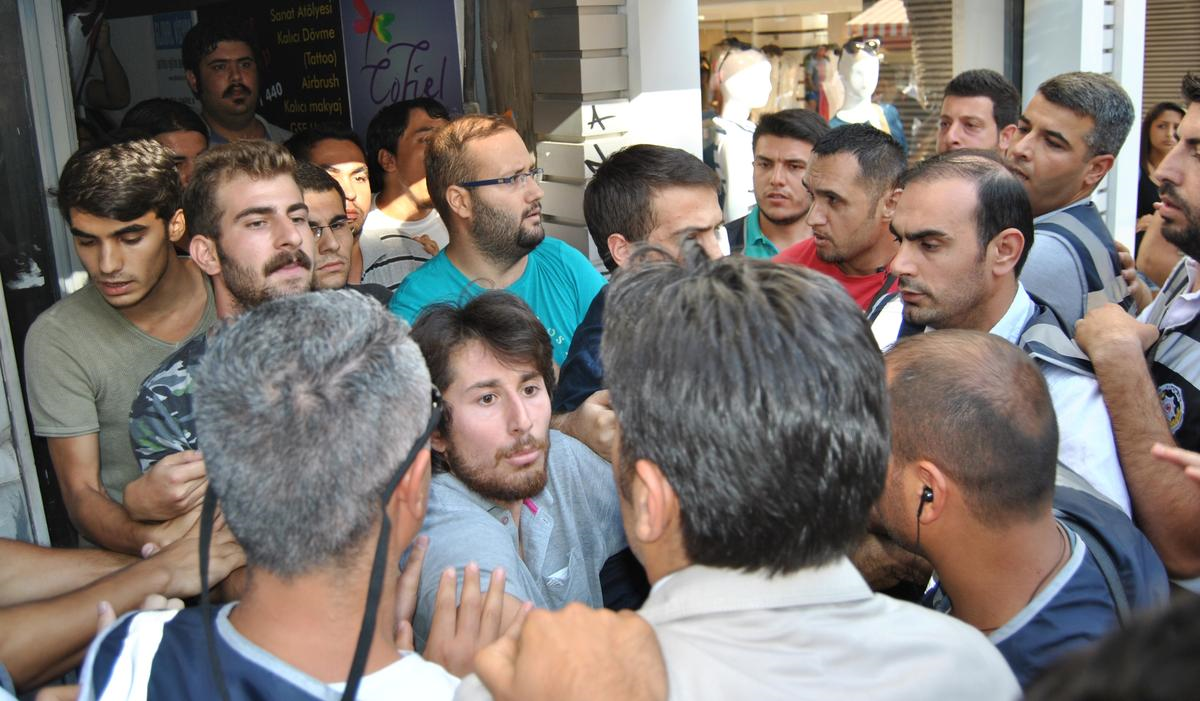 İzmir\'de İzinsiz Gösteri