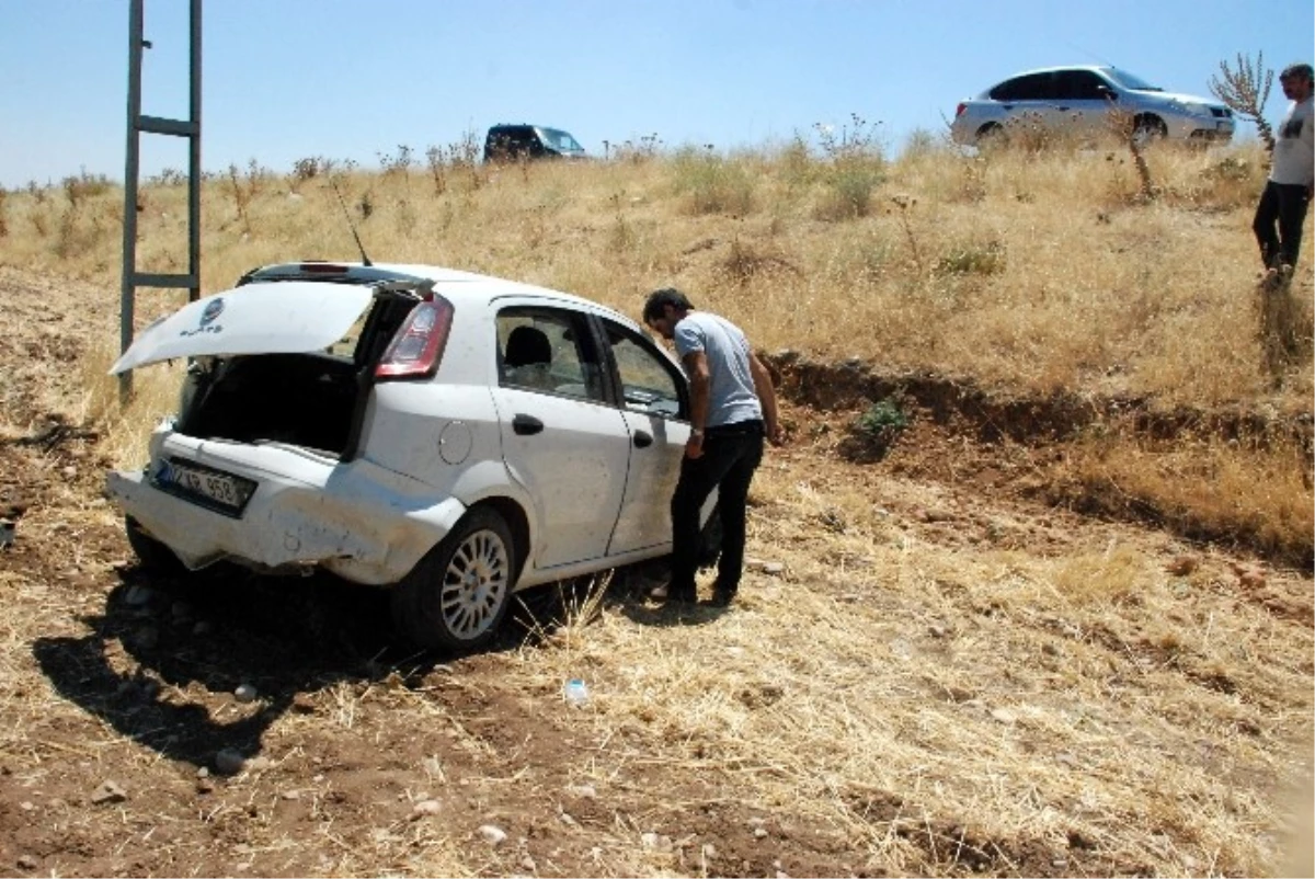 Kahta\'da Trafik Kazası: 3 Yaralı