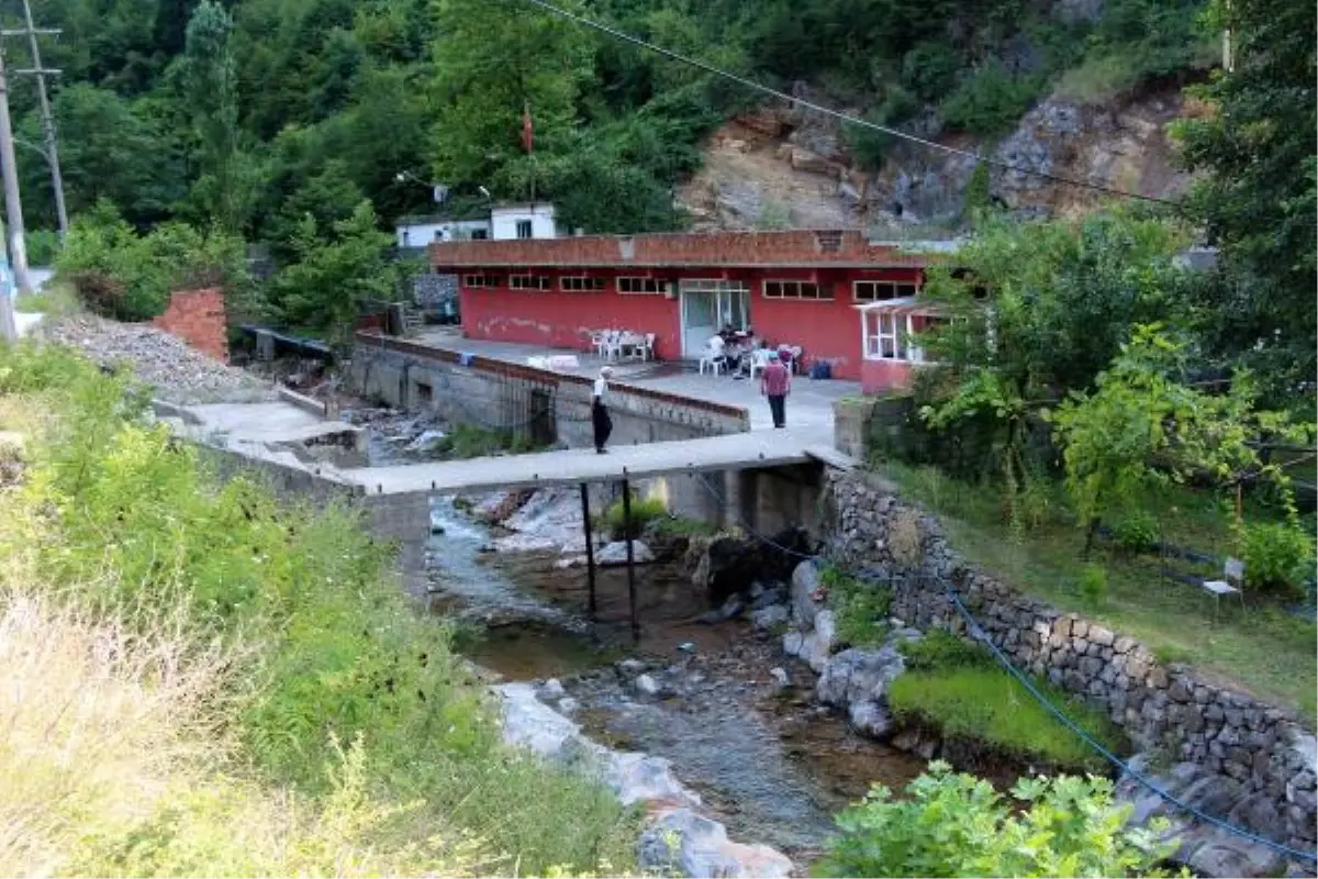 Kokaksu Deresindeki Kaplıca İlgi Görüyor