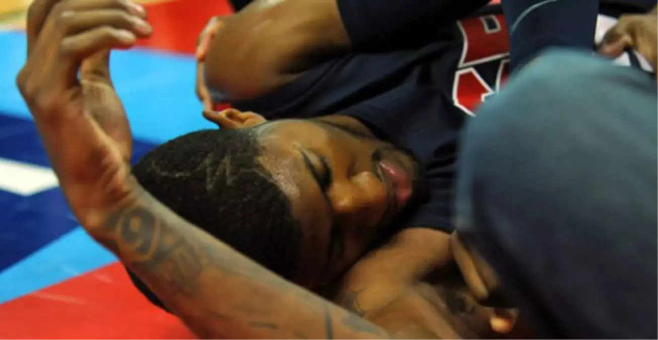 Ünlü Basketbolcu Paul George\'un Ayağı Kırıldı