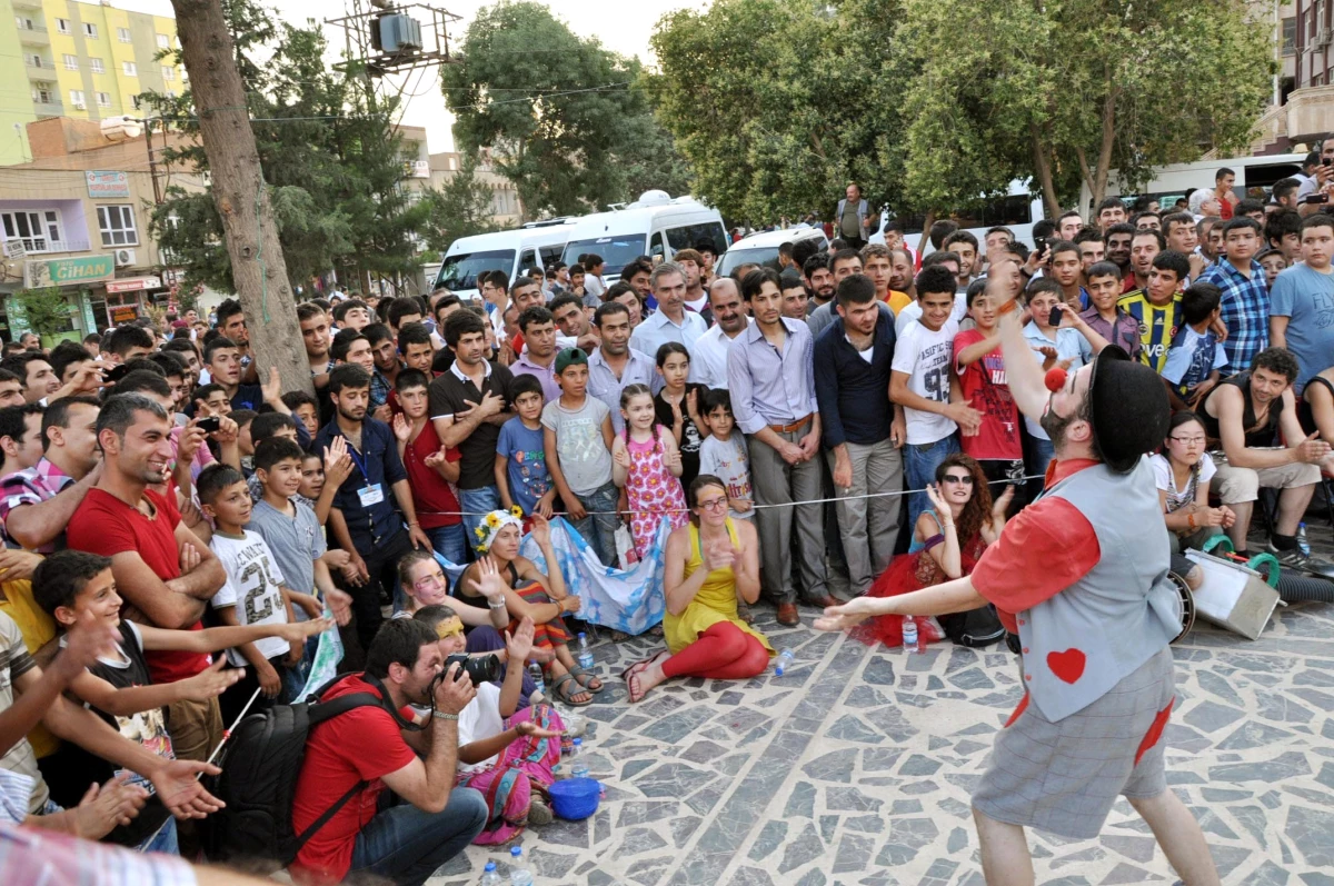 3. Uluslararası Sirk ve Sokak Sanatları Festivali Başladı