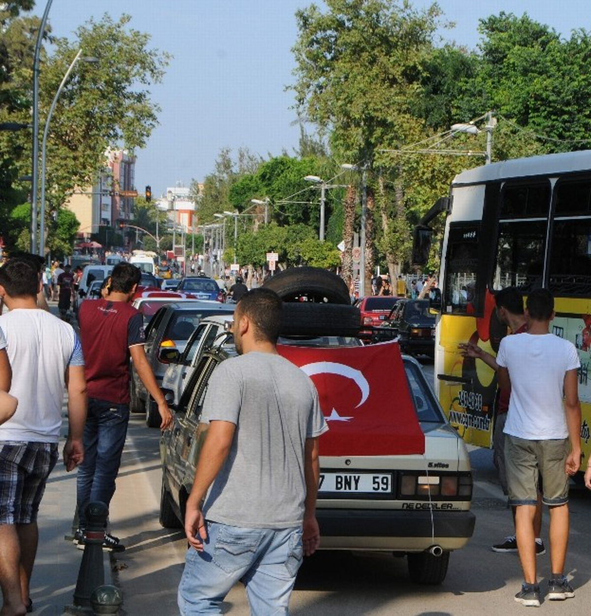 Asker Uğurlama Konvoyunda Kaza: 1 Yaralı