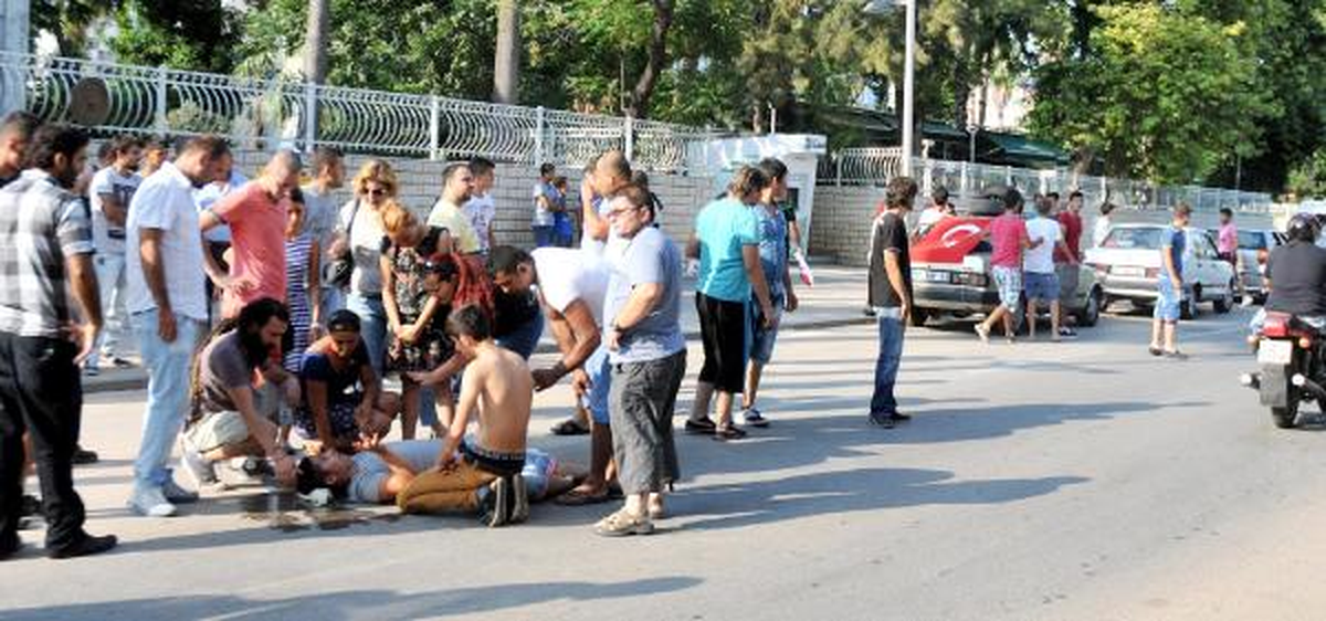 Asker Uğurlamada Otomobilden Düşüp Yaralandı
