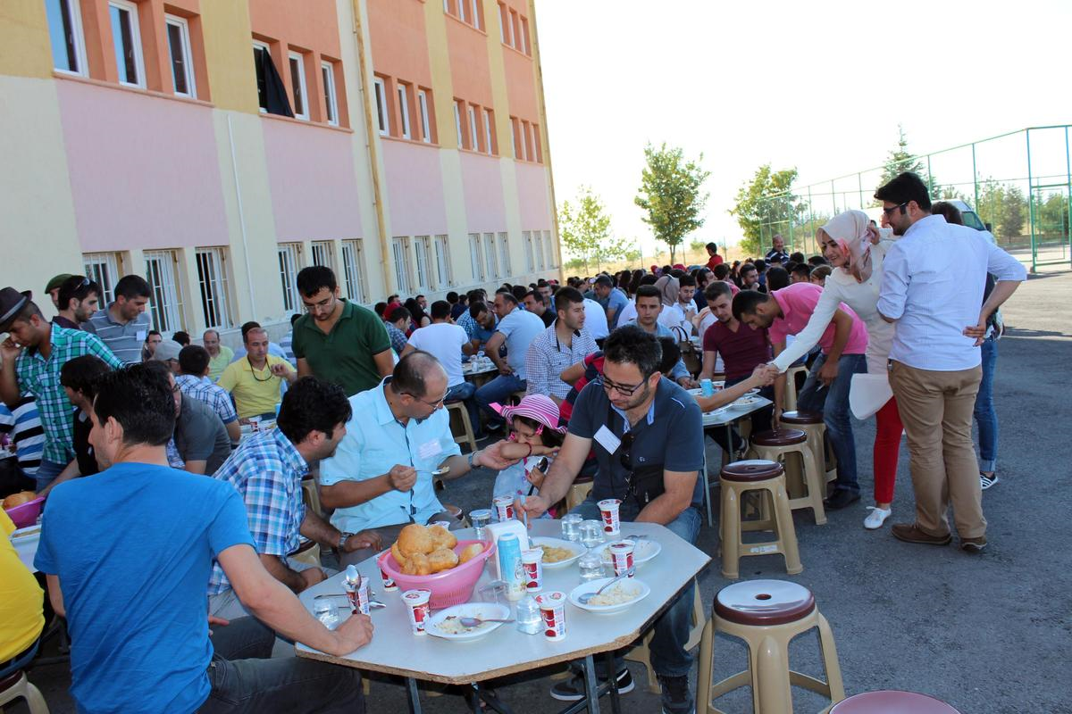 Beyşehir Ali Akkanat Anadolu Lisesi Mezunları Pilav Gününde Buluştu