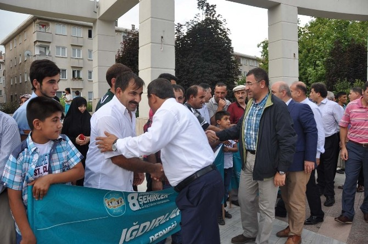 Darıca Şehirler ve Kültürler Kaynaşması Yağmurla Başladı