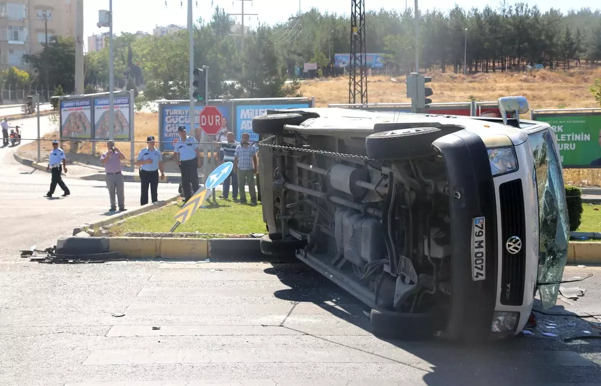 Gaziantep\'te Trafik Kazası: 14 Yaralı