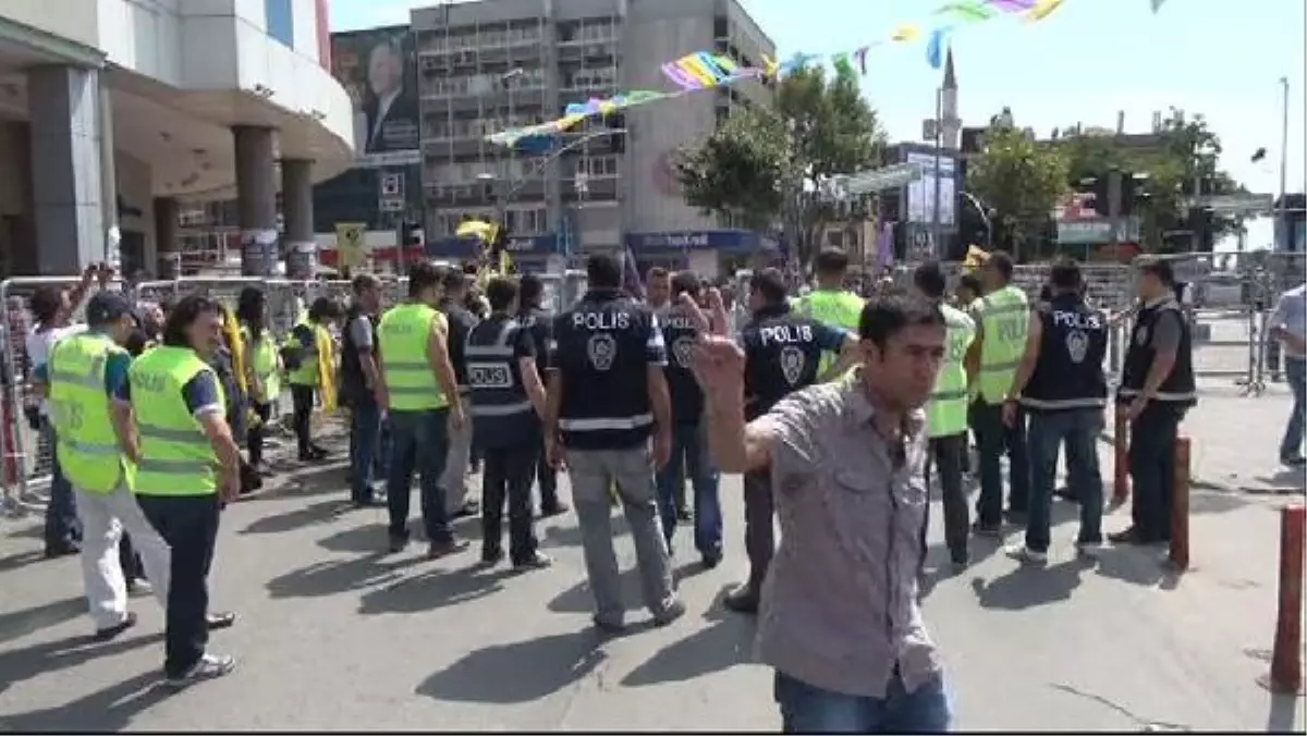 Kadıköy\'de Demirtaş Mitingi