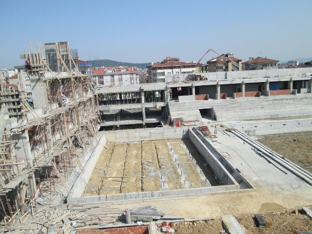 Olimpik Havuzun Çalışmaları Sürüyor