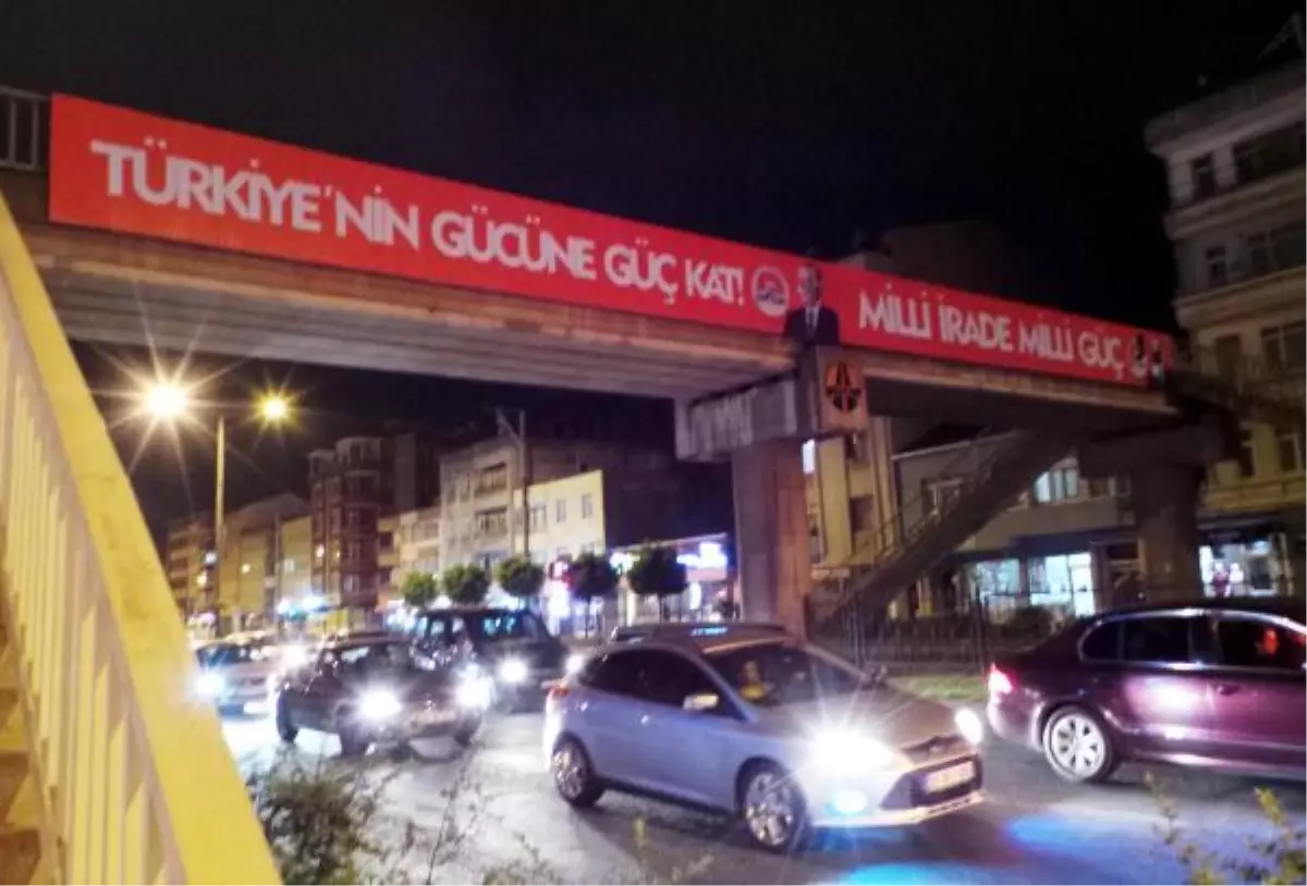 Ordu\'da Erdoğan\'ın Afişlerine Bıçakla Taprip Edildi