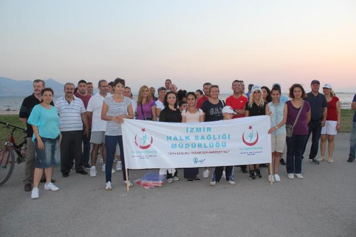 İzmir\'de Sağlıklı Yaşam İçin Yürüdüler