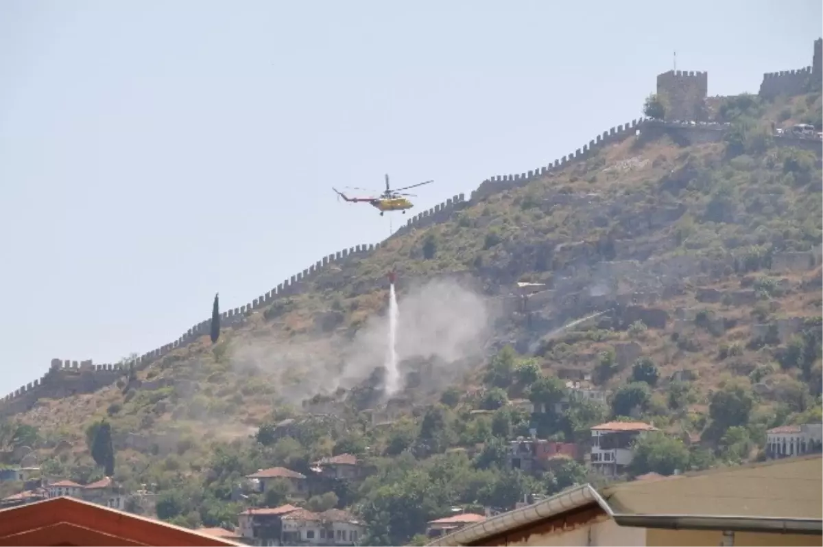 Tarihi Alanya Kalesinde 2 Günde 2 Yangın