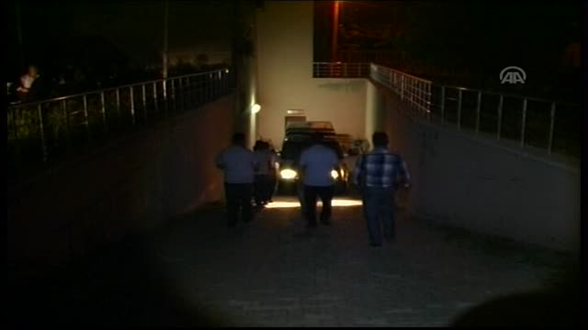 Tokat\'ta Denizlili Paraşütçü Kayalıklara Düşerek Öldü