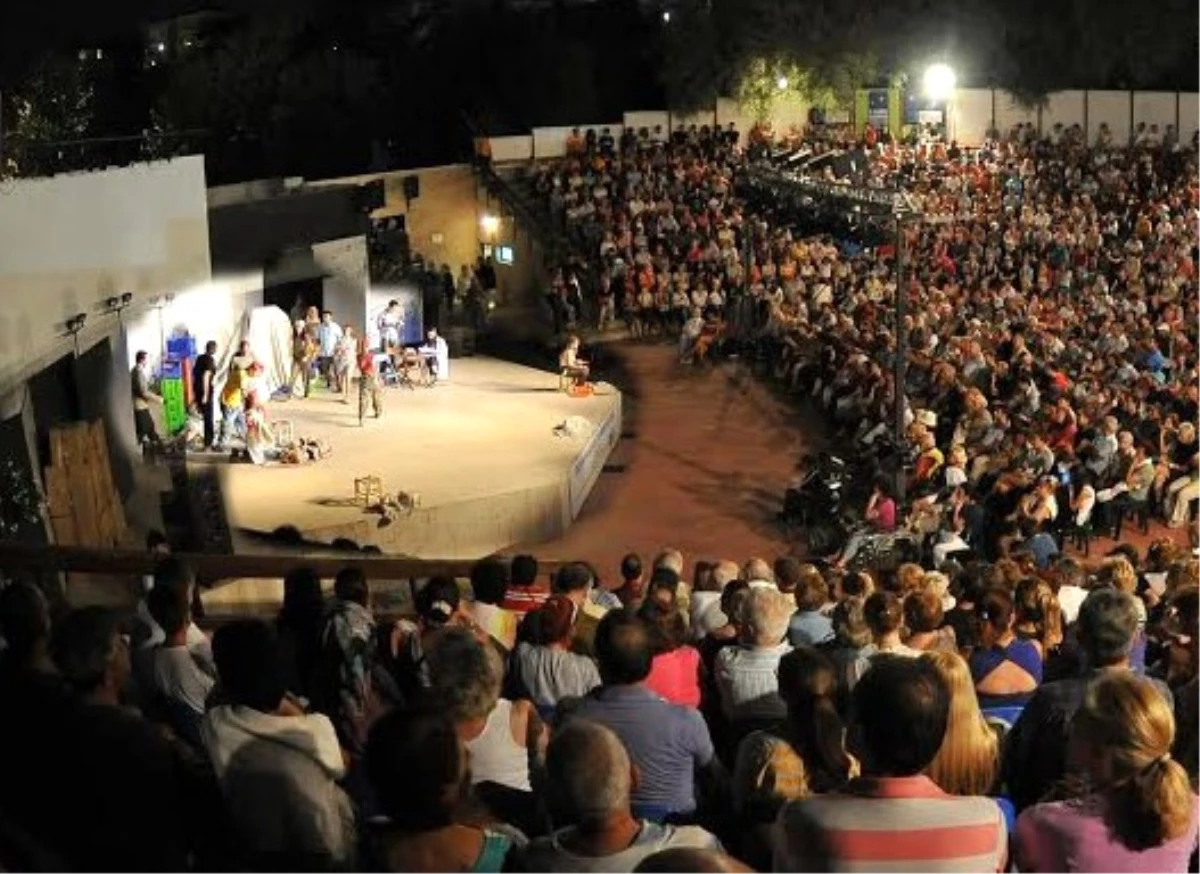 12. Kadıköy Belediyesi Tiyatro Festivali Başlıyor
