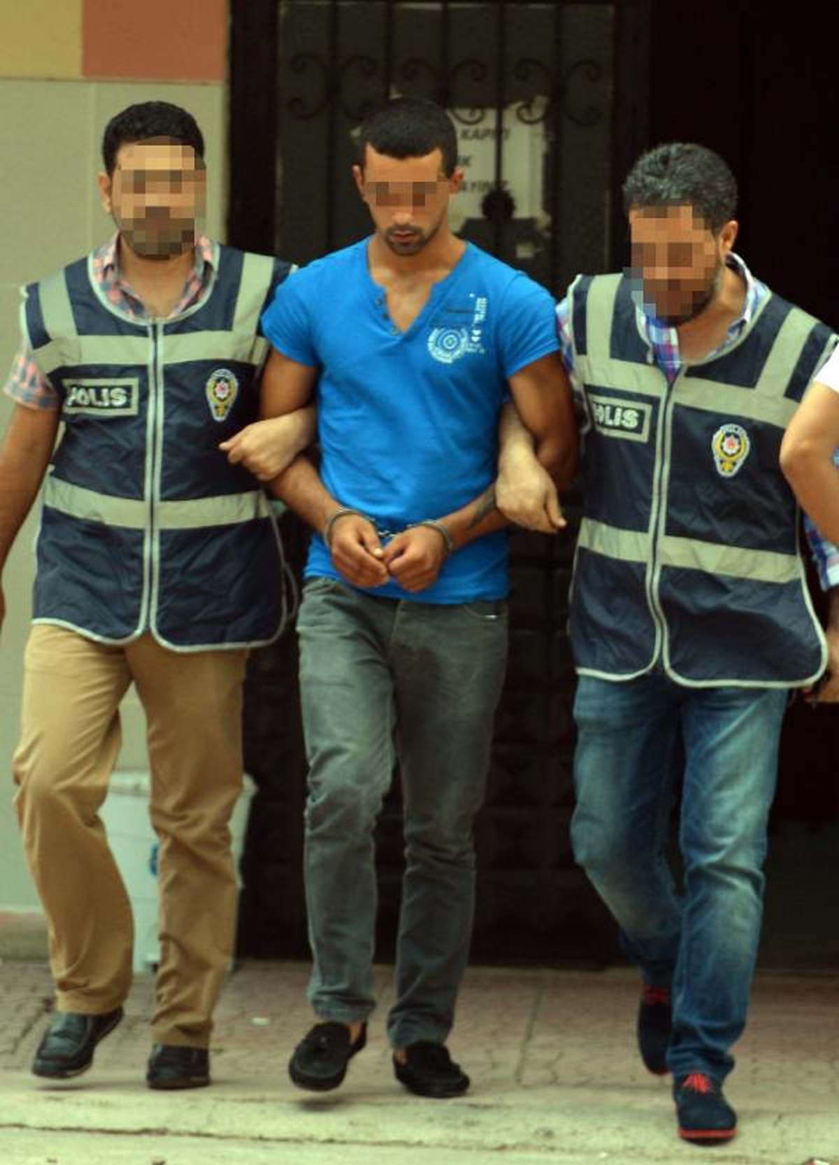 15 Yaşındaki Kıza Tecavüz Edip, Cep Telefonuyla Görüntülediler