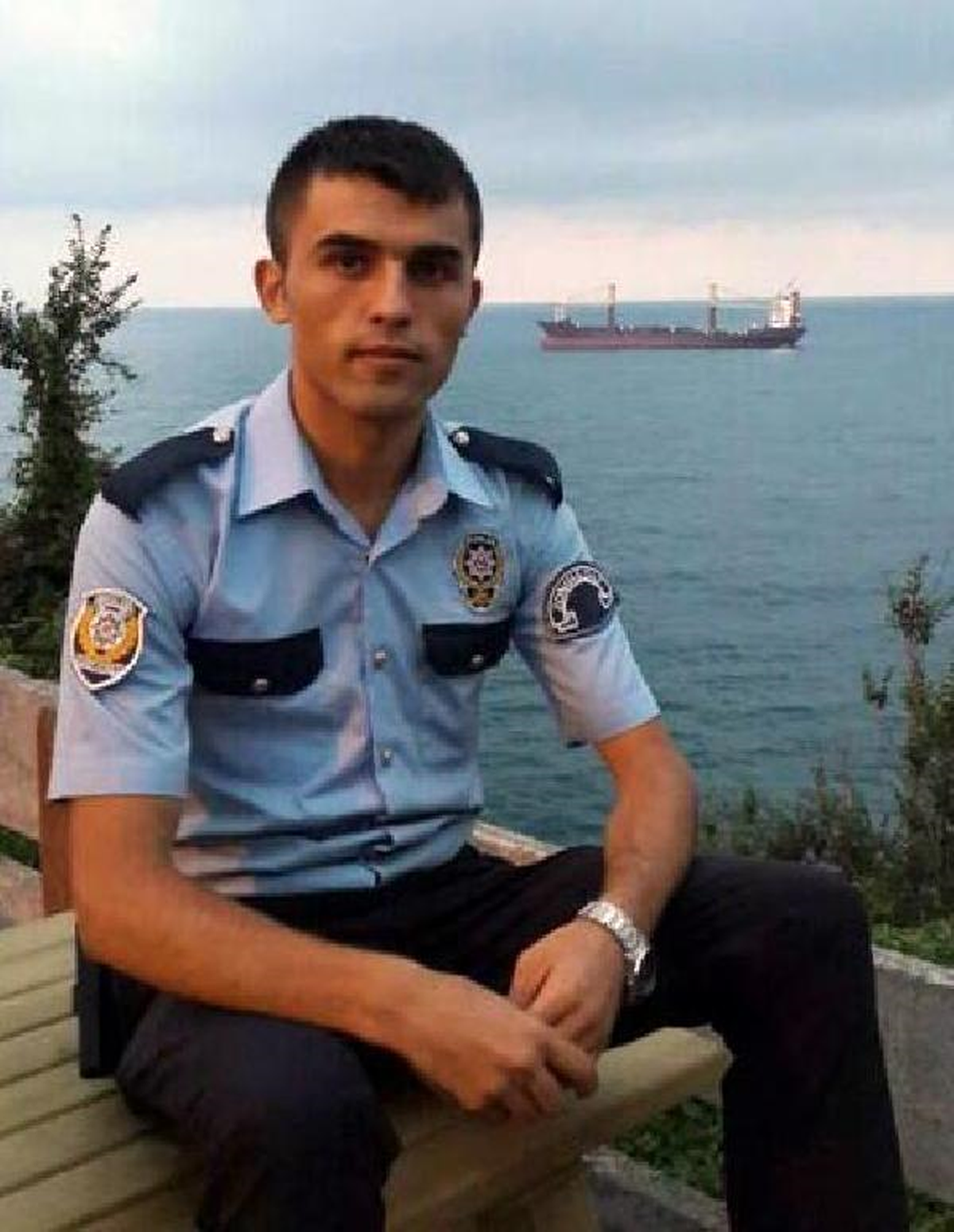 Polis Memuru Serinlemek İsterken Boğuluyordu