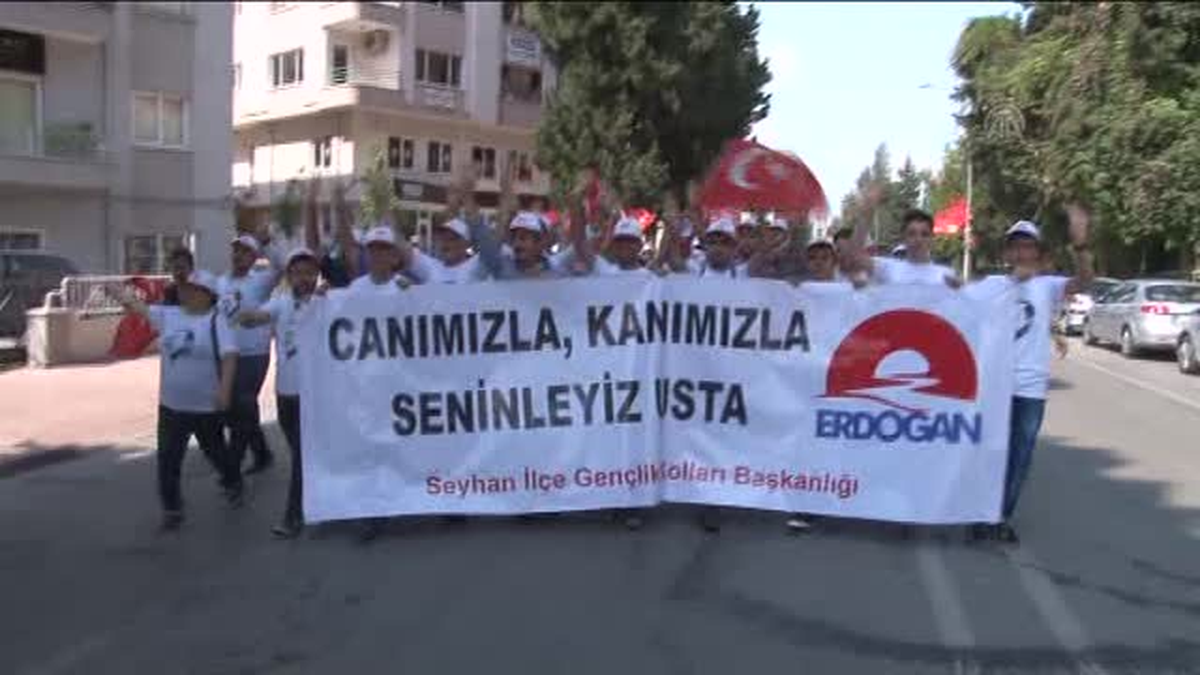 AK Partili teşkilat üyeleri ve vatandaşlardan Erdoğan\'a bağış desteği -