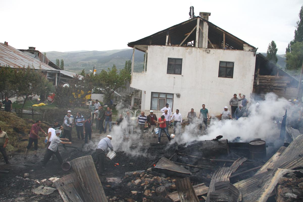 Ardahan\'da Yangın