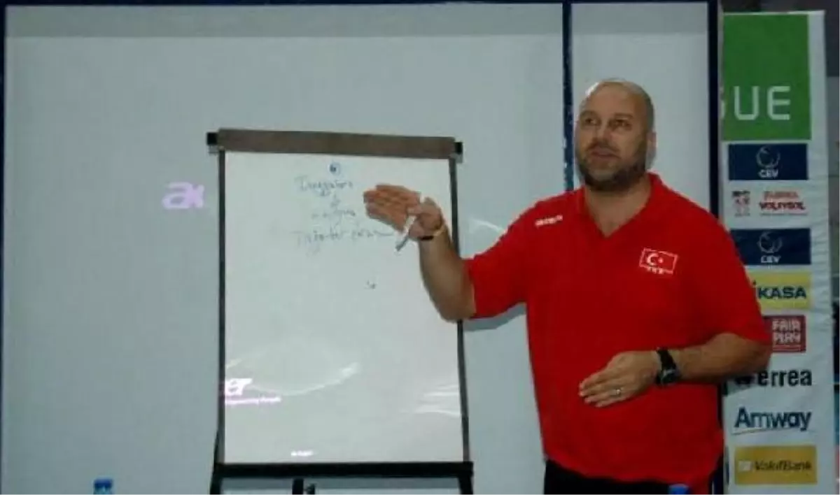 Bursa\'da 2 Günlük Voleybol Semineri