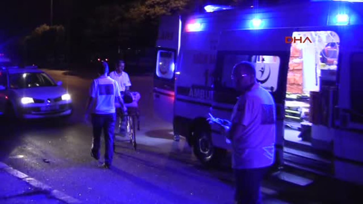 Bursa\'da Otomobil Durağa Daldı: 2 Ölü, 2 Yaralı