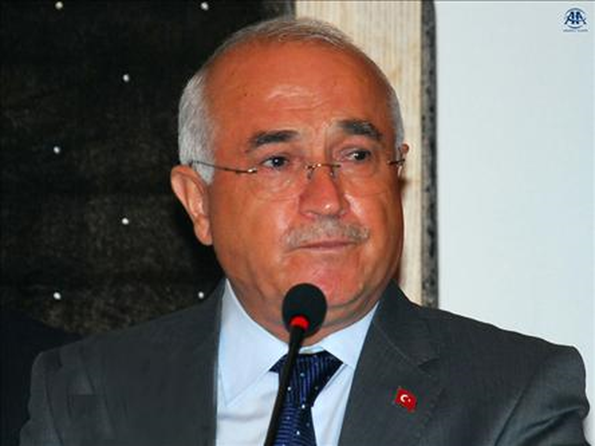 Çiçek, Genç Milli Basketbol Takımını Kutladı